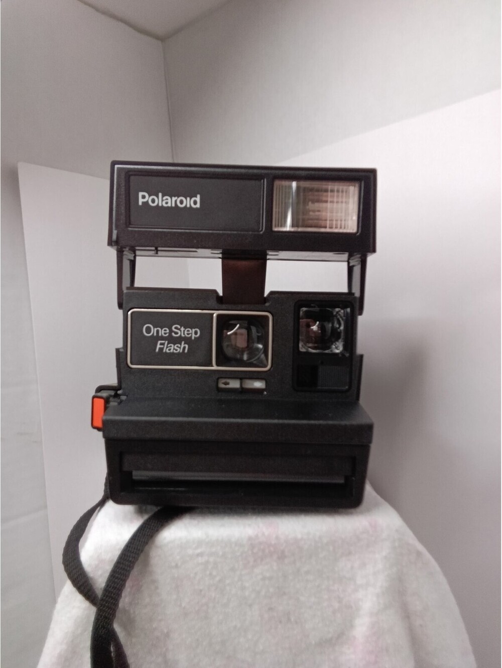 Vintage Polaroid OneStep Flash Square 600 Instant Film Camera